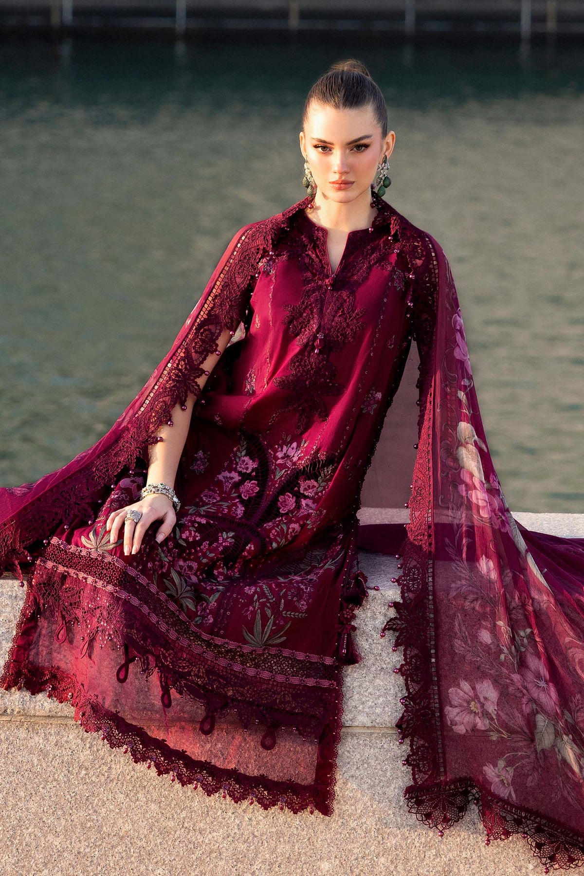 Maria B | Lawn 26 | D-2611-B, image 3