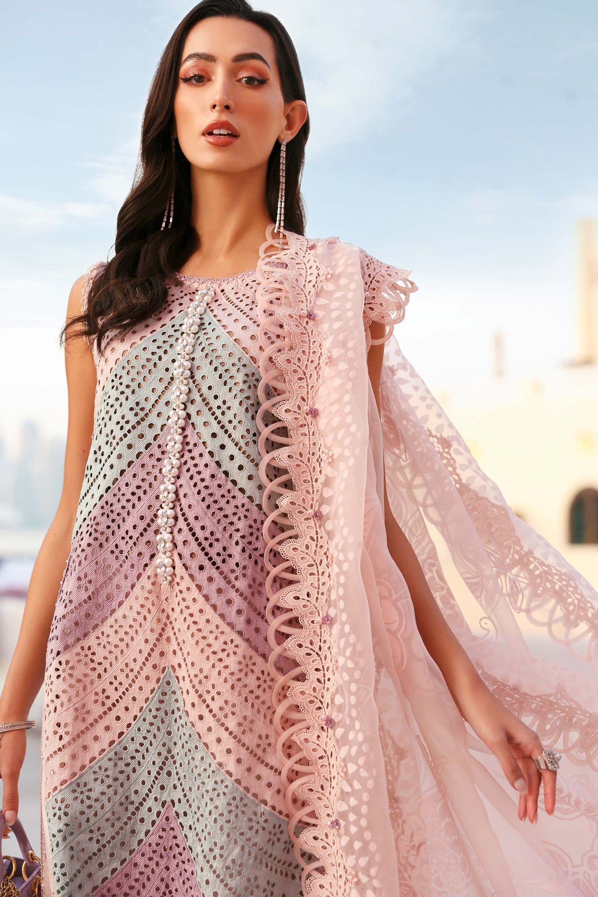 Maria B | Lawn 26 | D-2612-B, image 3