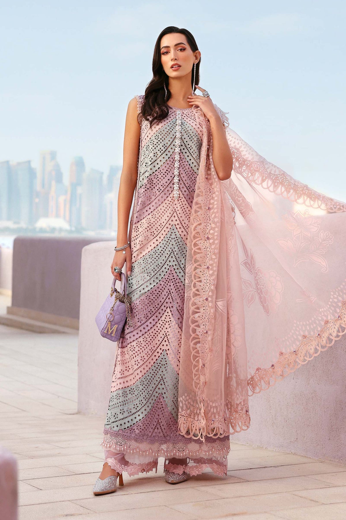 Maria B | Lawn 26 | D-2612-B, image 2