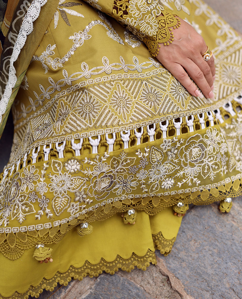 Republic Womenswear | Talia Luxury Lawn 25 | D1-A - Numa -  Republic Womenswear Ladies Clothes - Original Designer Dress - House of Maryam
