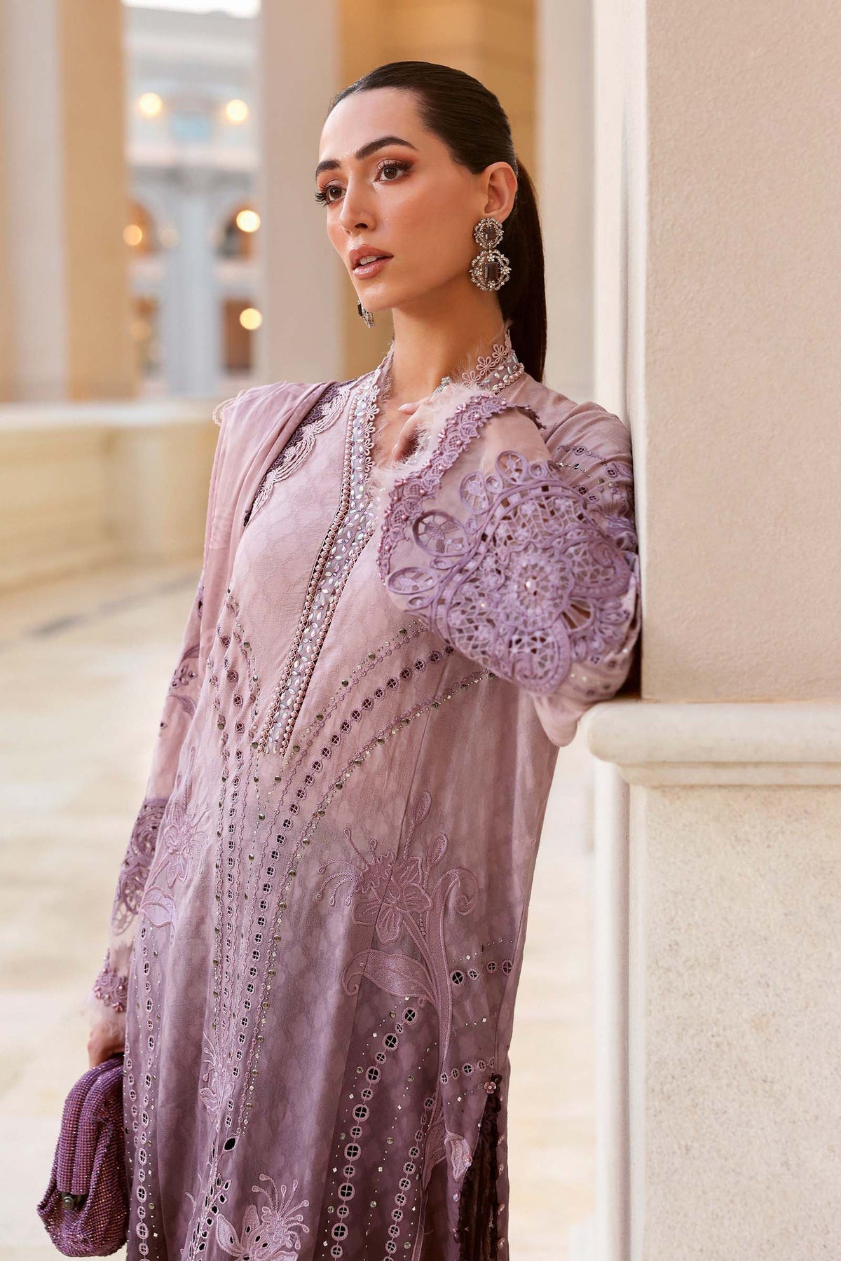 Maria B | Lawn 26 | D-2601-B, image 4
