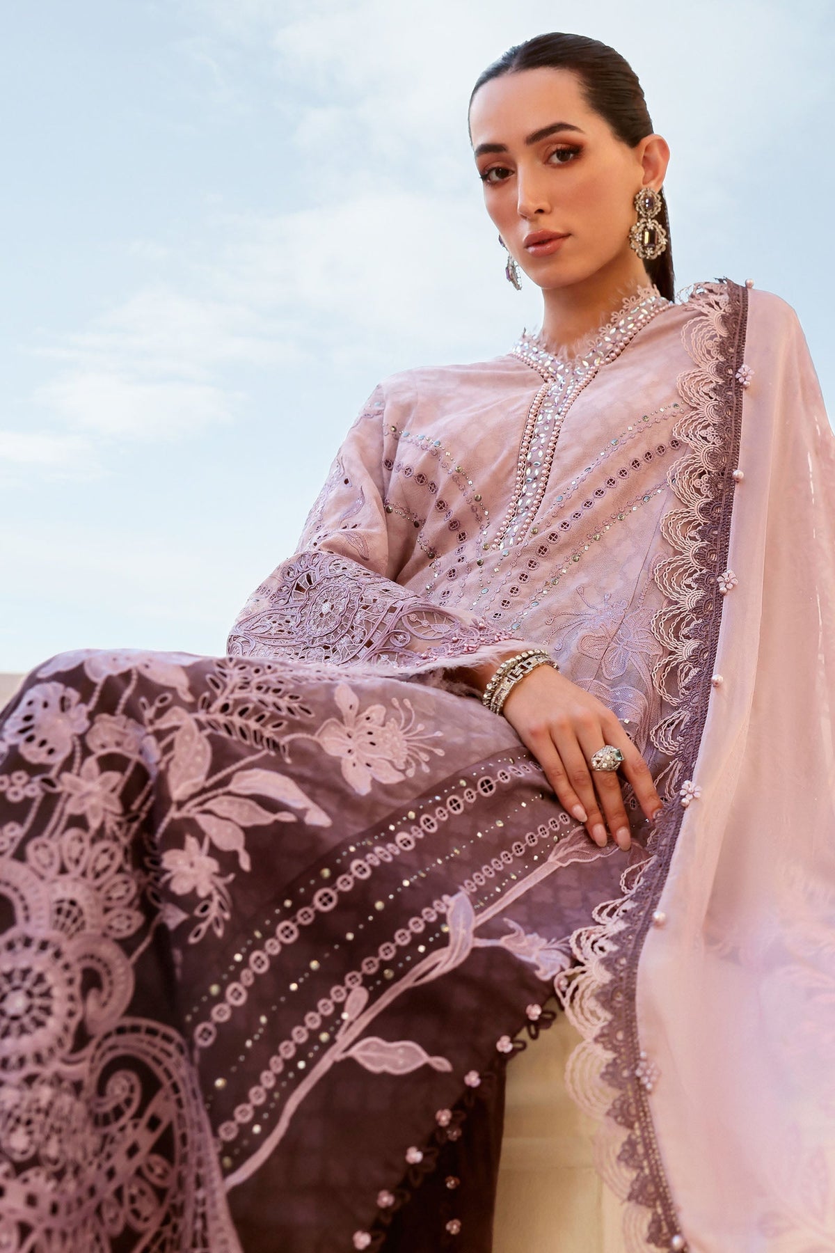 Maria B | Lawn 26 | D-2601-B, image 5
