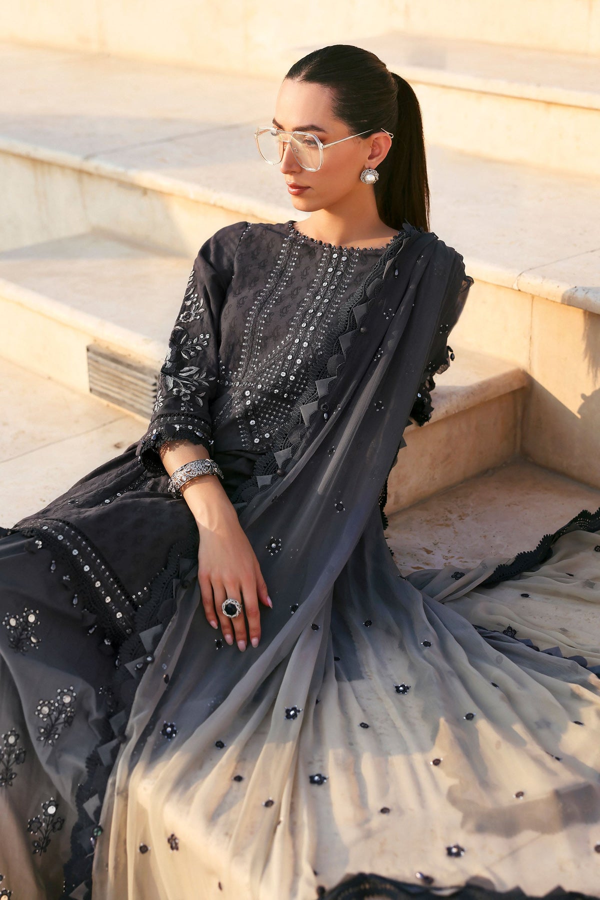 Maria B | Lawn 26 | D-2602-B, image 5