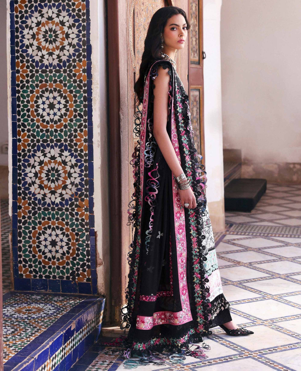 Republic Womenswear | Reine Luxury Lawn 26 | Elia, image 2
