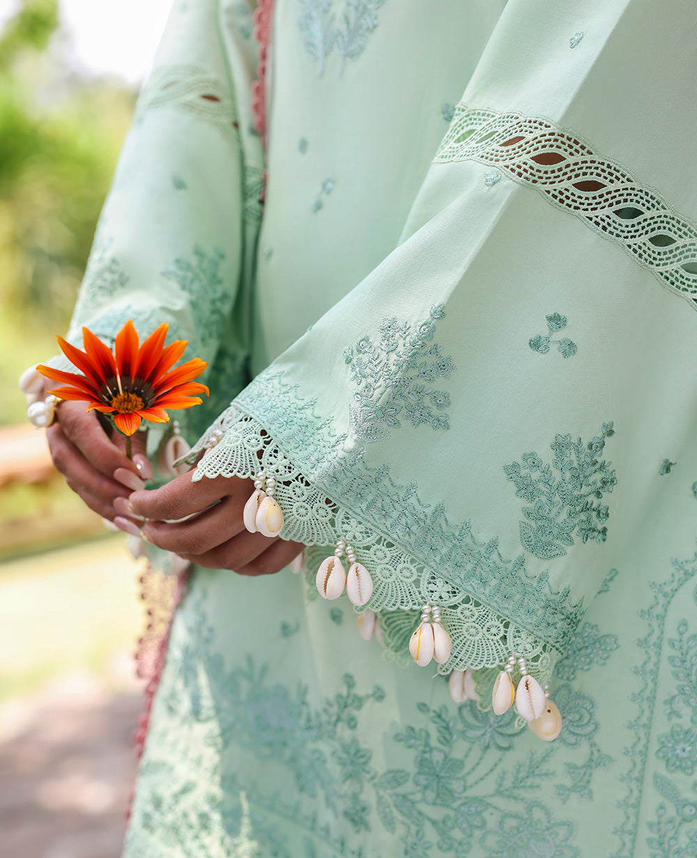 Republic Womenswear | Talia Luxury Lawn 25 | D4-A - Zayli -  Republic Womenswear Ladies Clothes - Original Designer Dress - House of Maryam