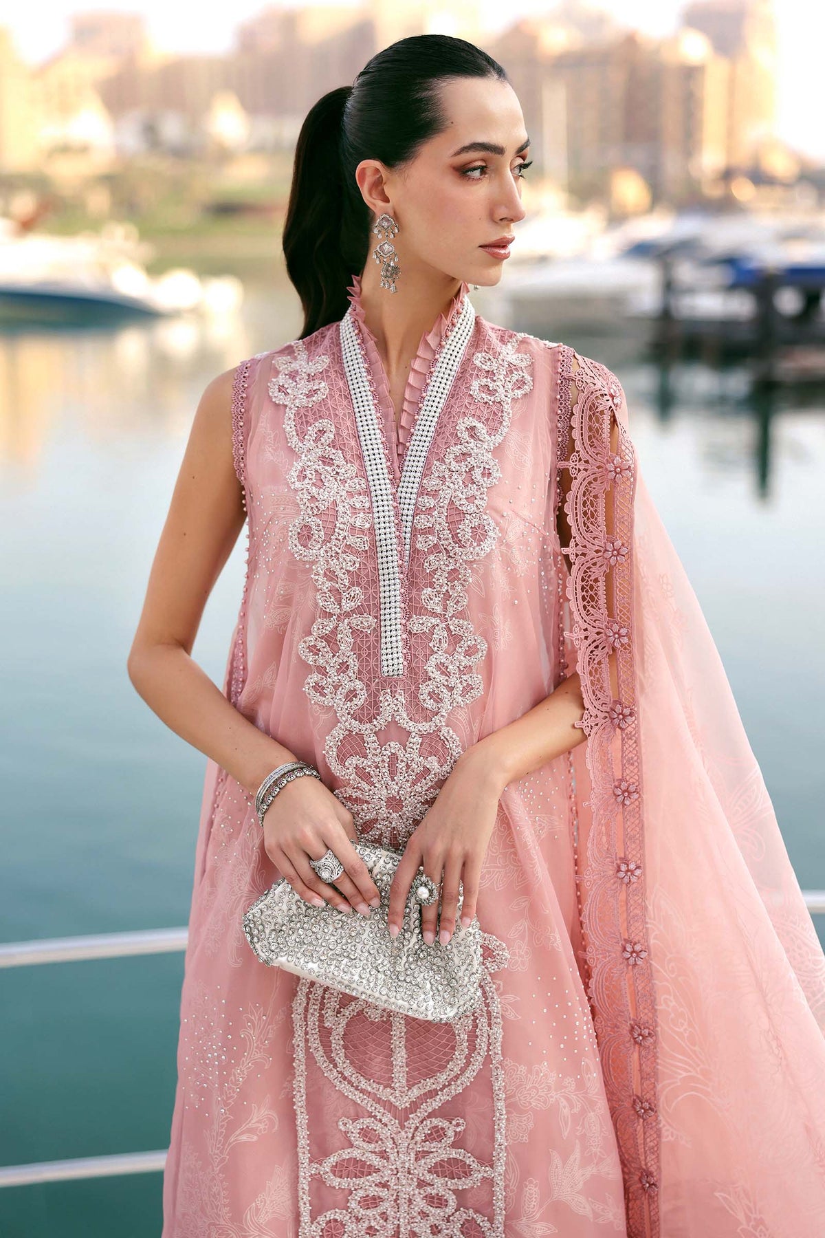 Maria B | Lawn 26 | D-2604-B, image 3