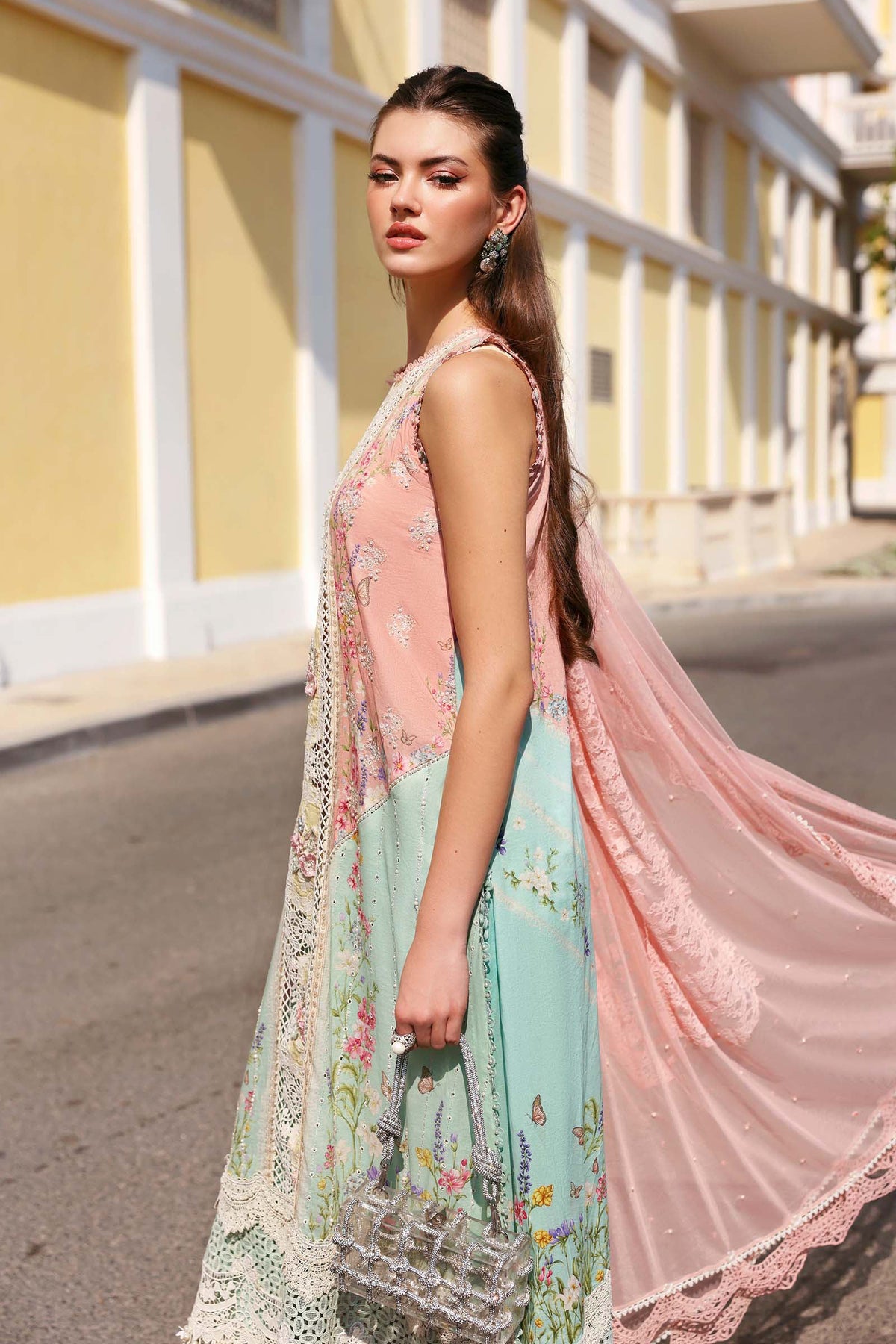 Maria B | Lawn 26 | D-2606-A, image 5