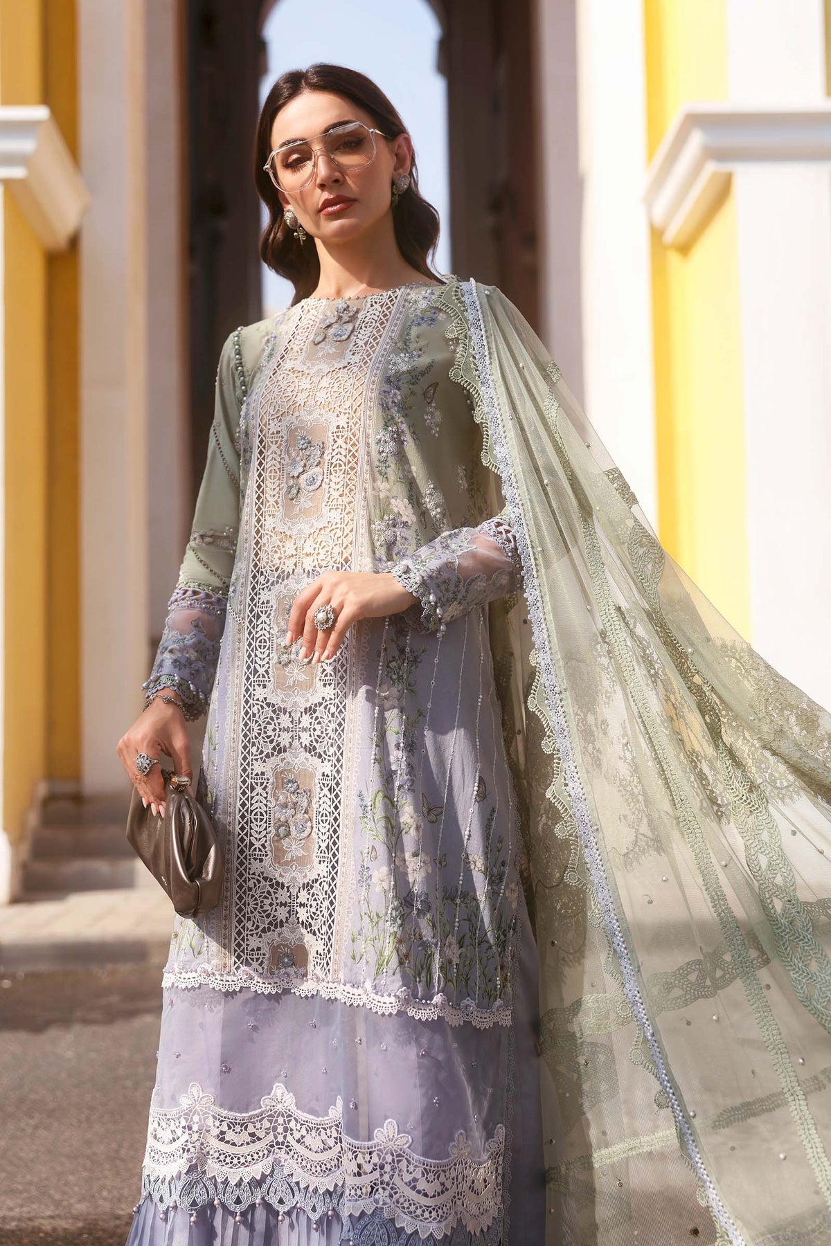 Maria B | Lawn 26 | D-2606-B, image 4