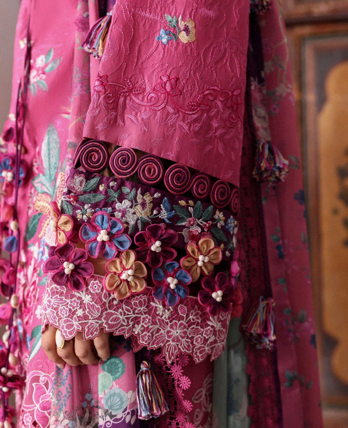 Republic Womenswear | Reine Luxury Lawn 26 | Aria, image 4