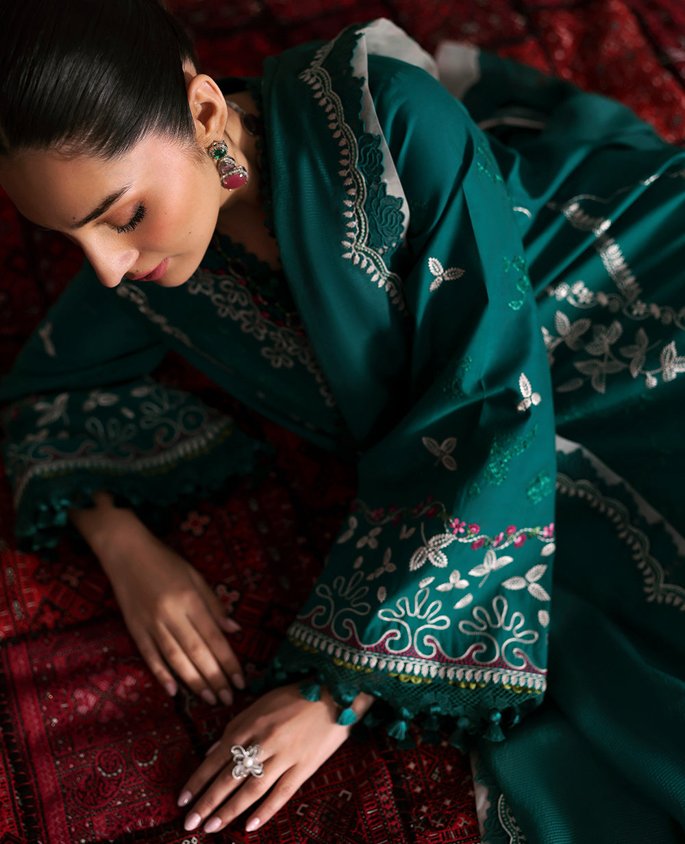 Republic Womenswear | Talia Luxury Lawn 25 | D8-B - Nia -  Republic Womenswear Ladies Clothes - Original Designer Dress - House of Maryam