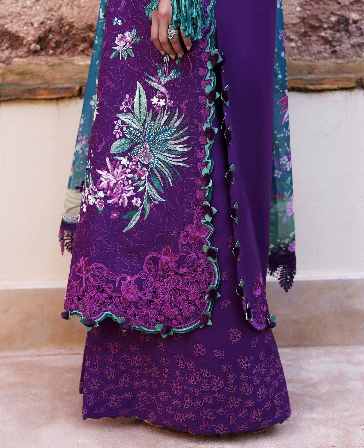 Republic Womenswear | Reine Luxury Lawn 26 | Nia, image 3