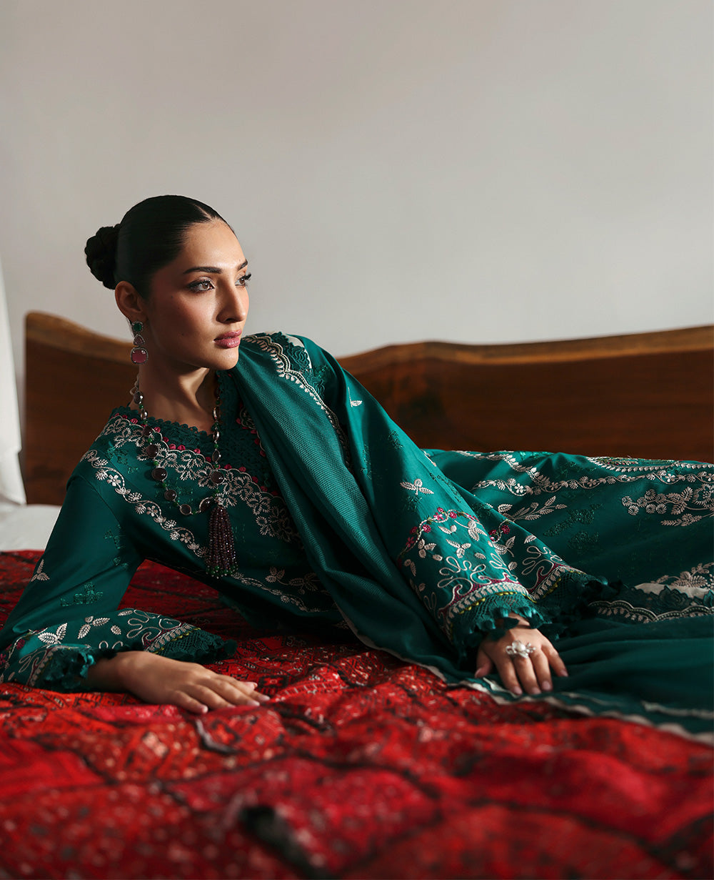 Republic Womenswear | Talia Luxury Lawn 25 | D8-B - Nia -  Republic Womenswear Ladies Clothes - Original Designer Dress - House of Maryam