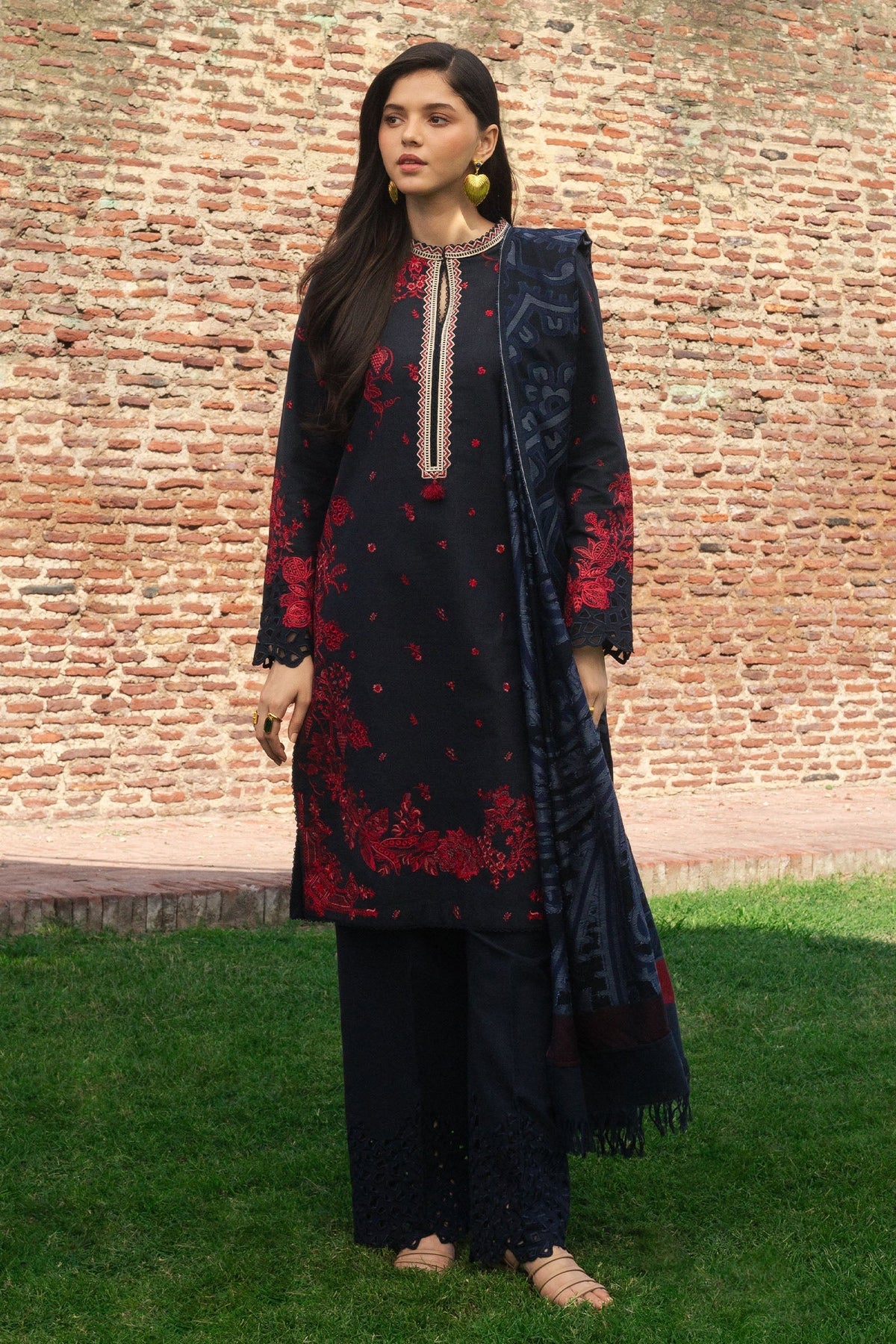Zara Shahjahan | Winter 24 |  DARYA-D2 -  Zara Shahjahan Ladies Clothes - Original Designer Dress - House of Maryam