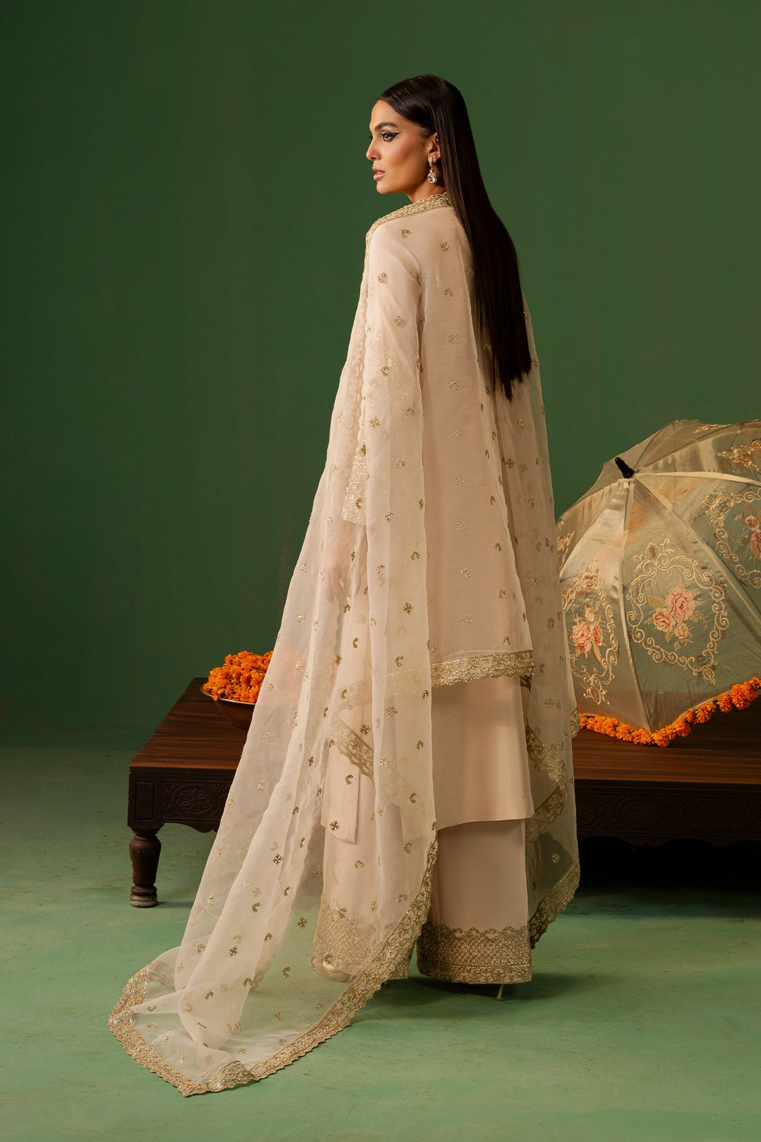 Soie | Lyra Formlas 25' | Leena