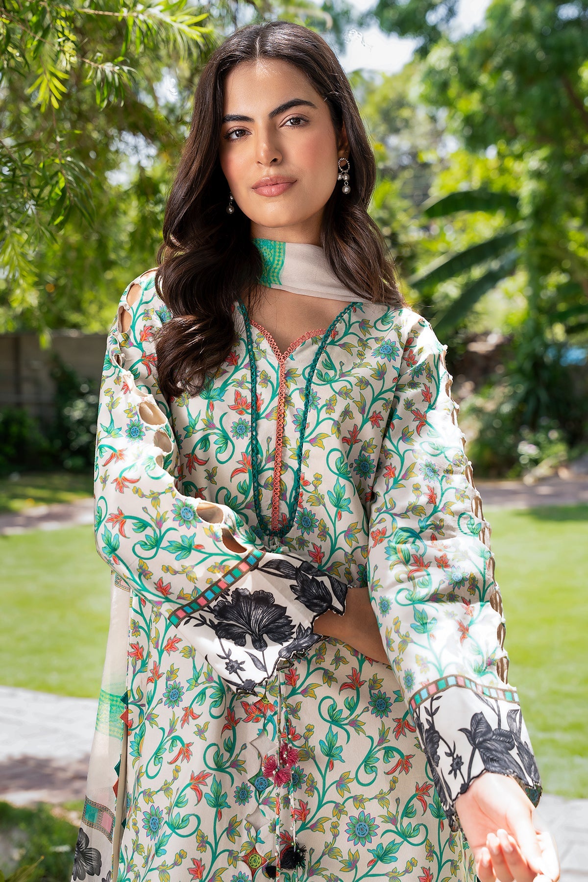 Charizma | C Print Lawn | CP6-27, image 4