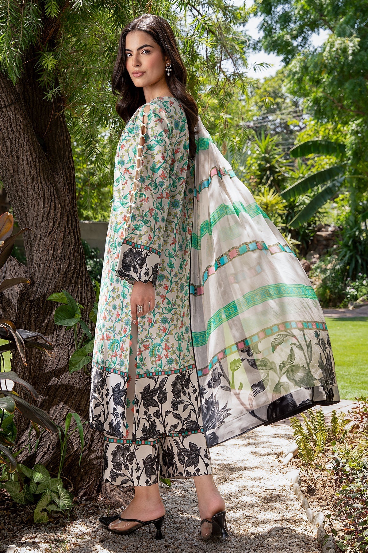 Charizma | C Print Lawn | CP6-27, image 2