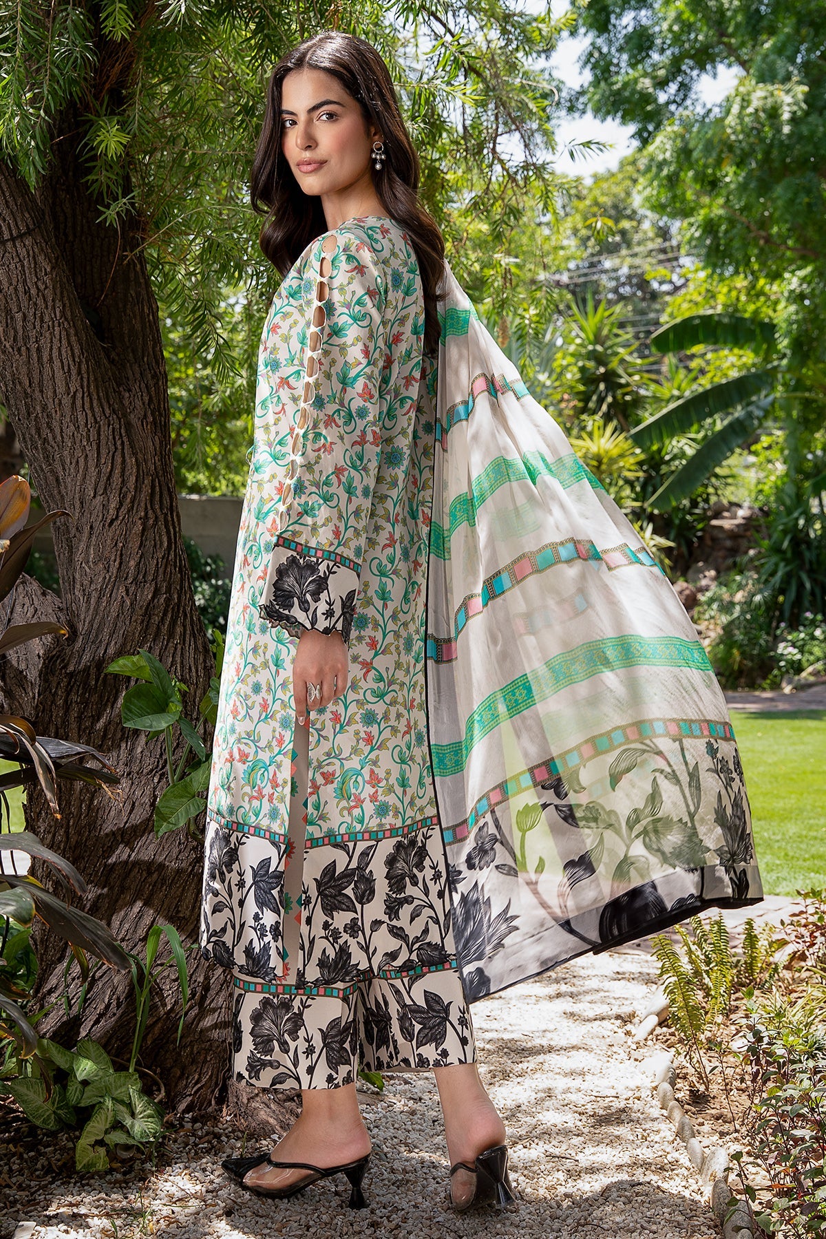 Charizma | C Print Lawn | CP6-27, image 2