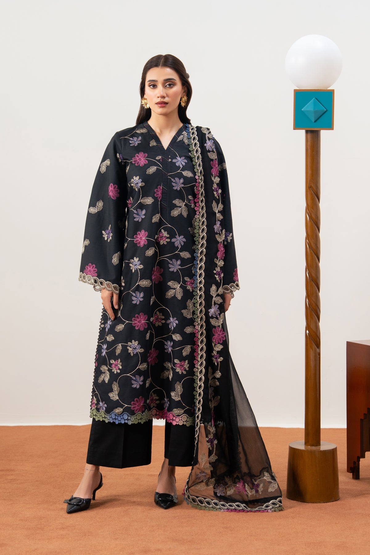 Xenia Formals | Namah Lawn 26 | REVER BLOOM, image 3