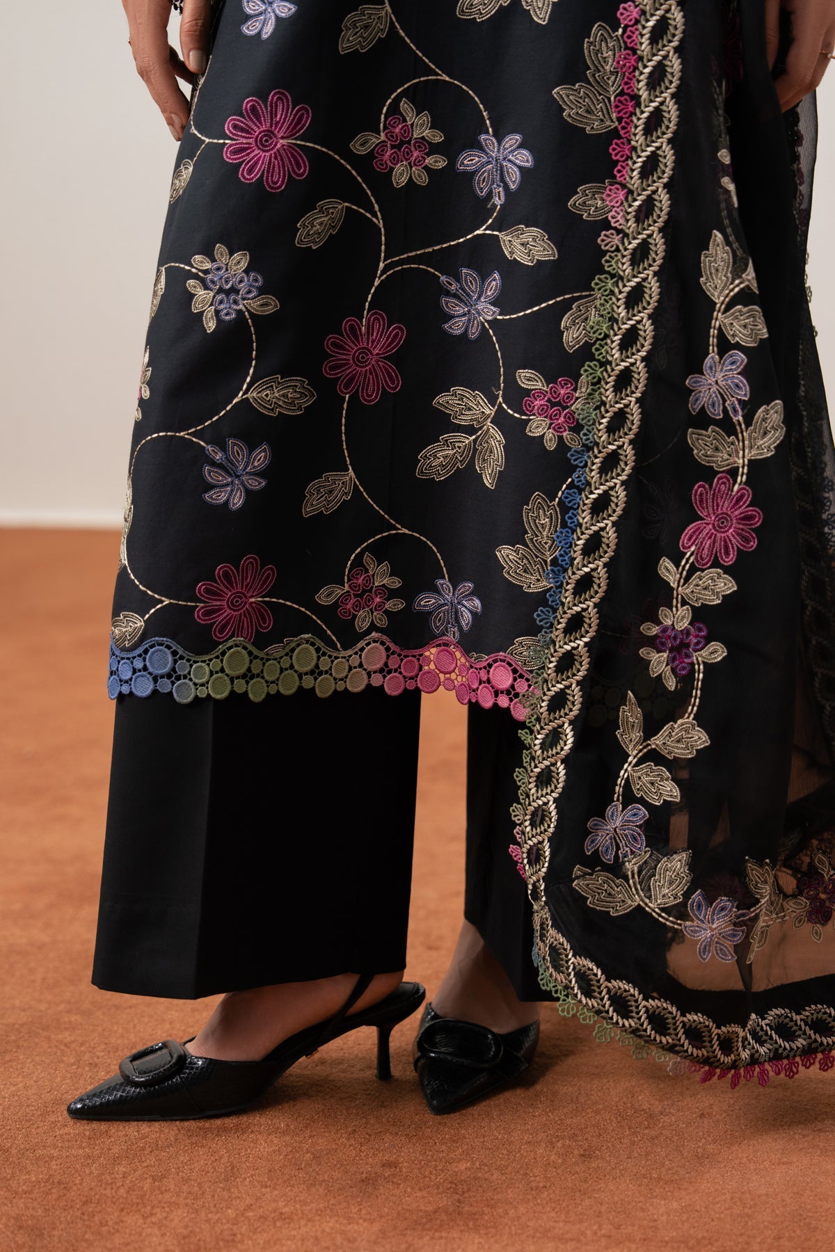 Xenia Formals | Namah Lawn 26 | REVER BLOOM, image 7