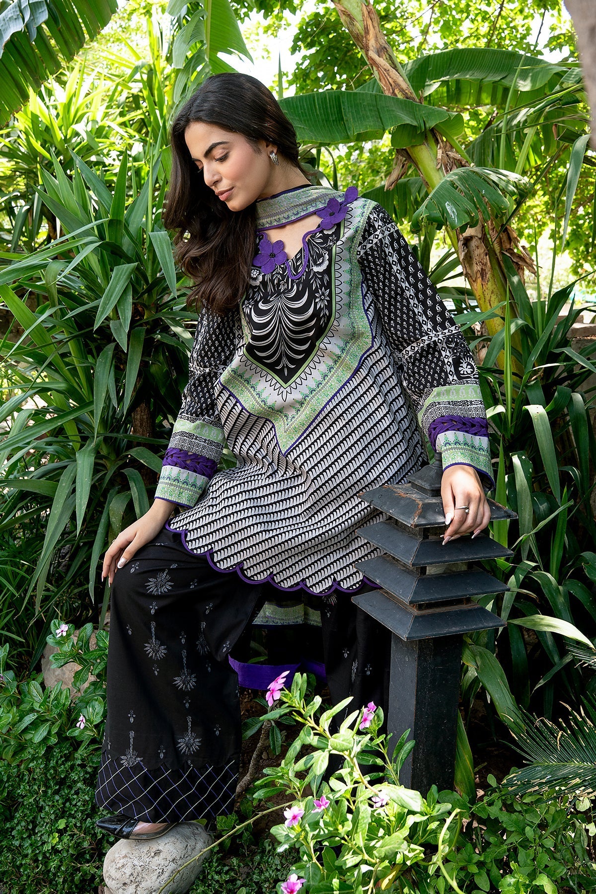 Charizma | C Print Lawn | CP6-24, image 3