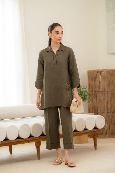 Sahar | Pre Essential Emb Edit | Olive Dusk