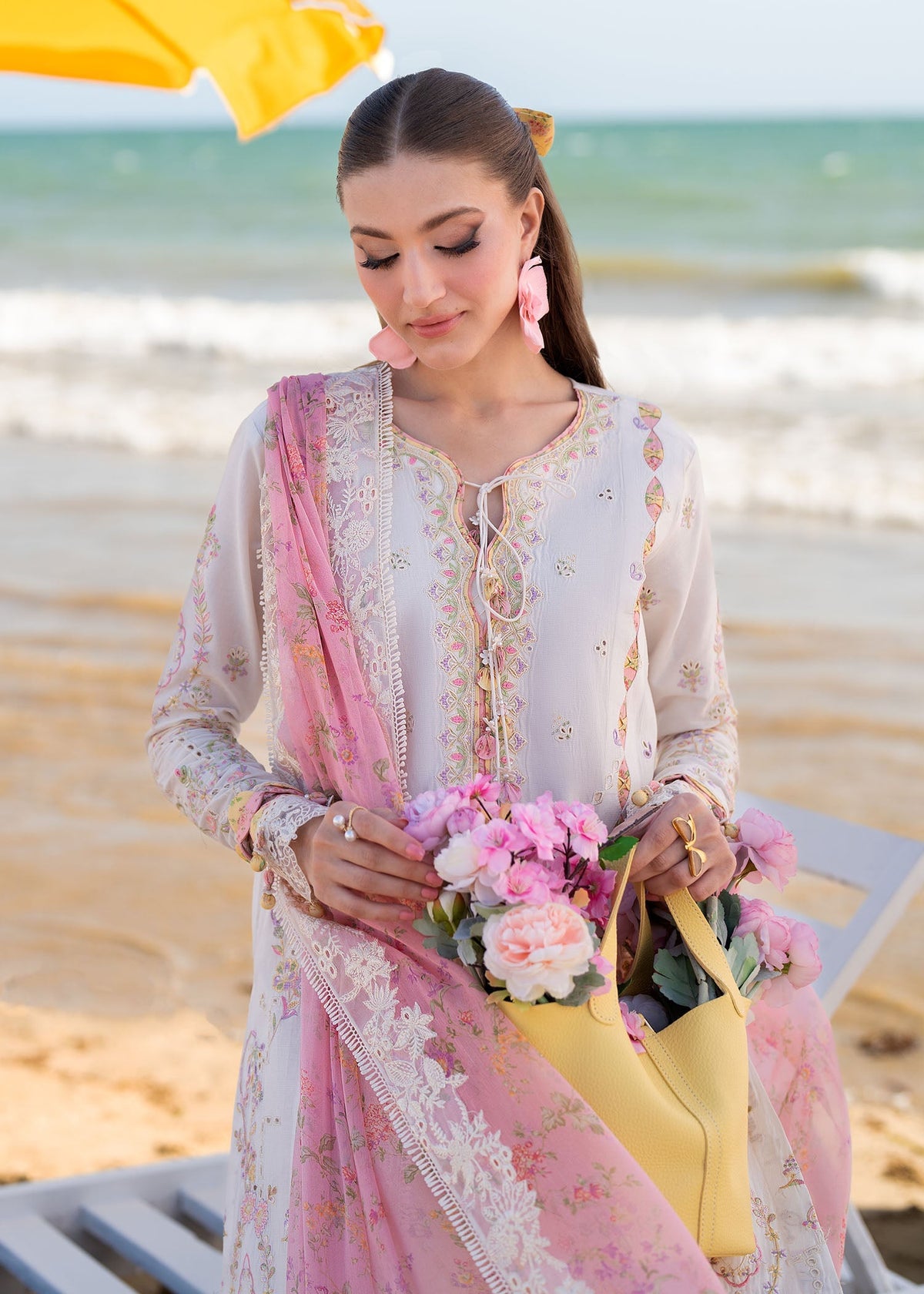 Kanwal Malik | Mira Summer Lawn 26 | Luna-3