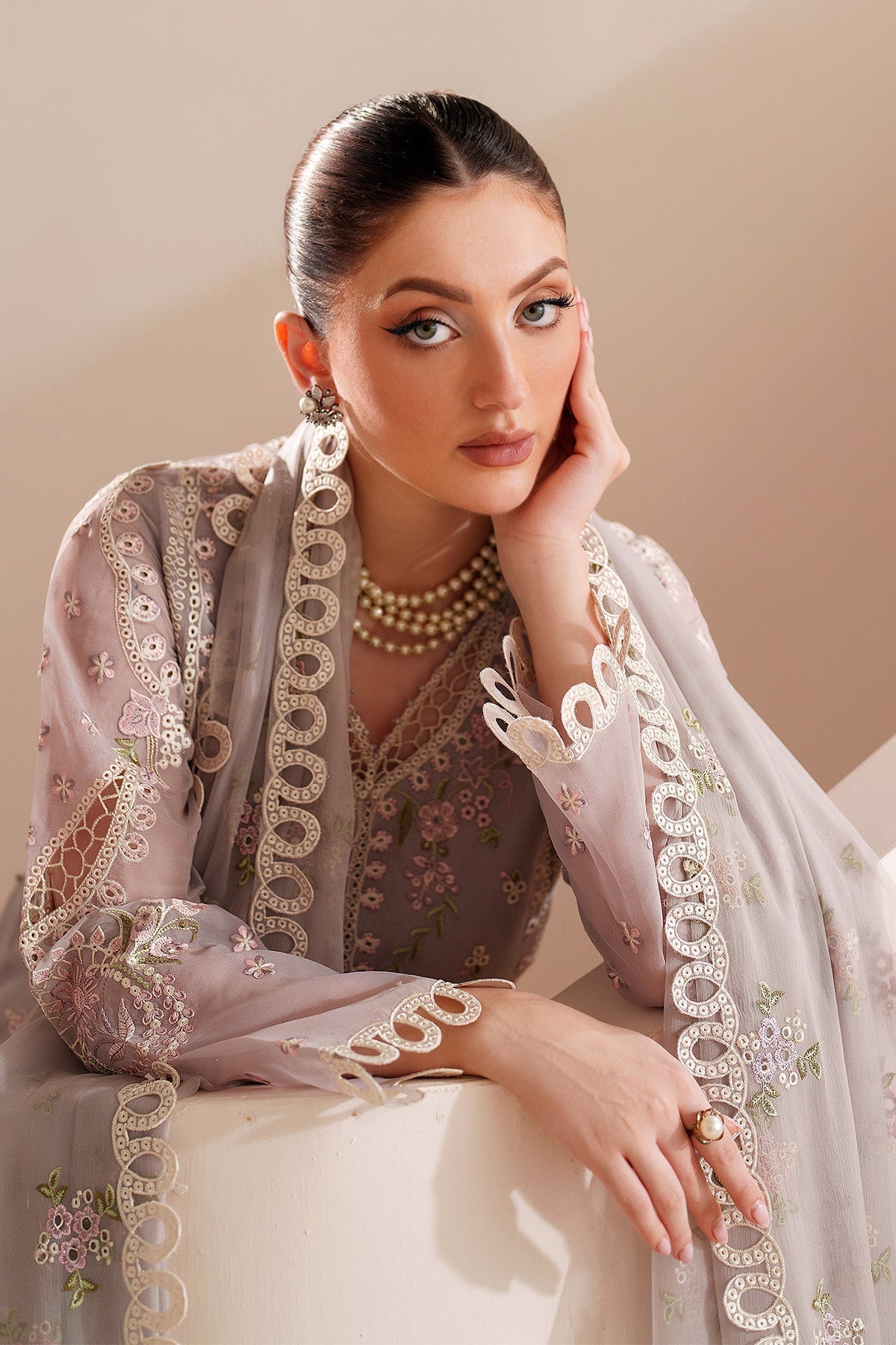 Alizeh | Threads Eid Festive Edit 26 |AF-BDHG-5044-Annie-8