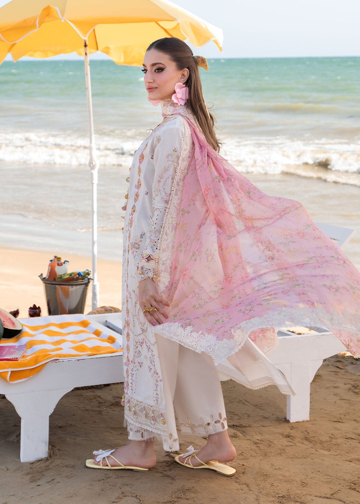 Kanwal Malik | Mira Summer Lawn 26 | Luna-4