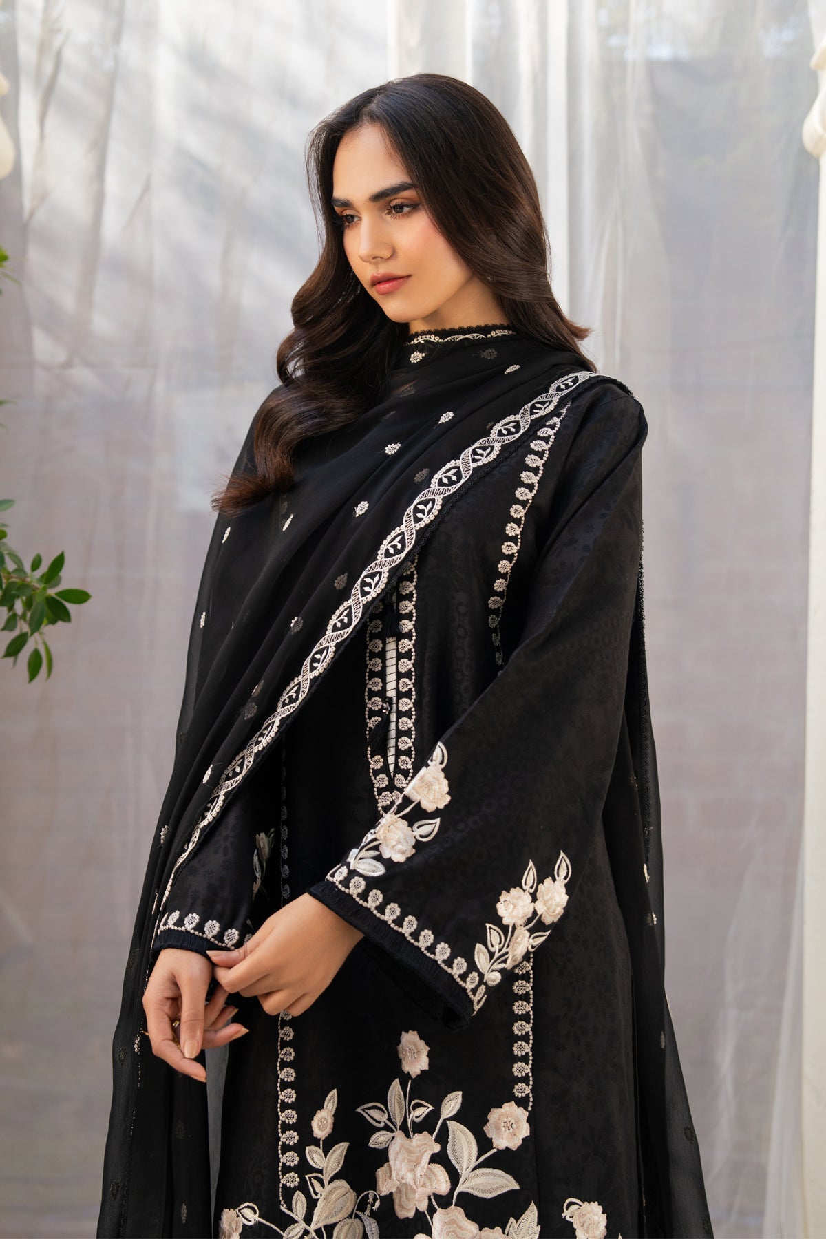 Xenia Formals | The Eid Edit | AMARIS, image 7