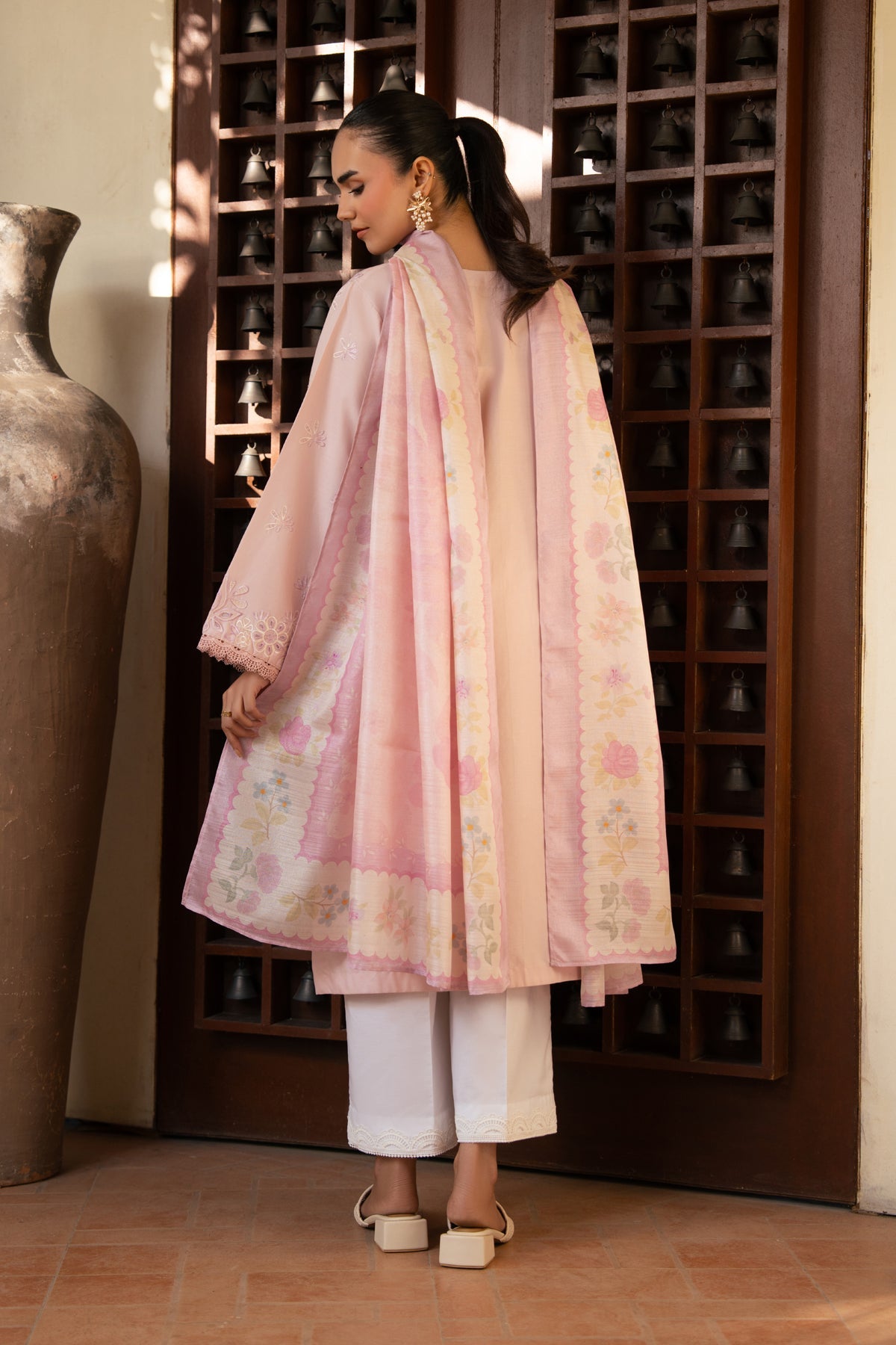 Xenia Formals | Namah Lawn 26 | EDRA, image 7