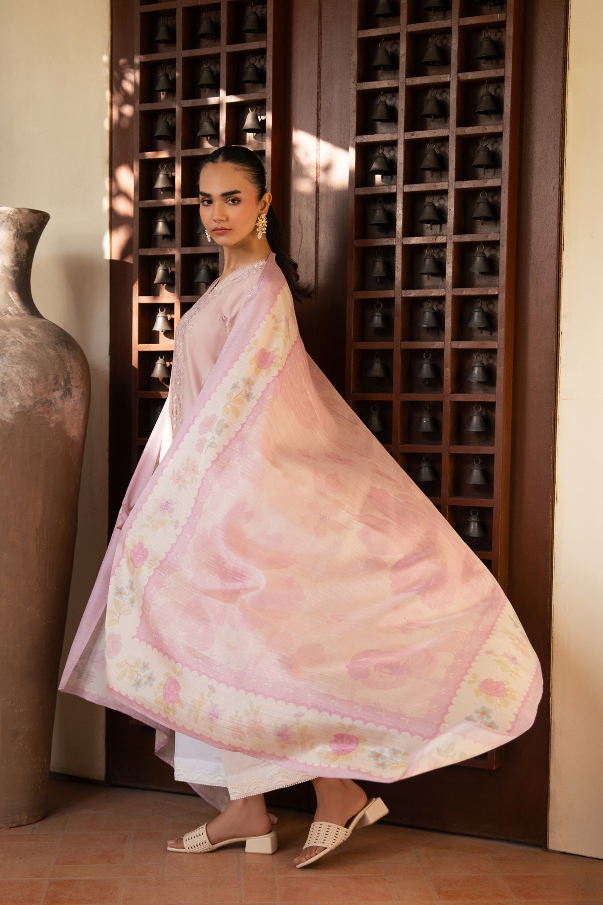 Xenia Formals | Namah Lawn 26 | EDRA, image 5