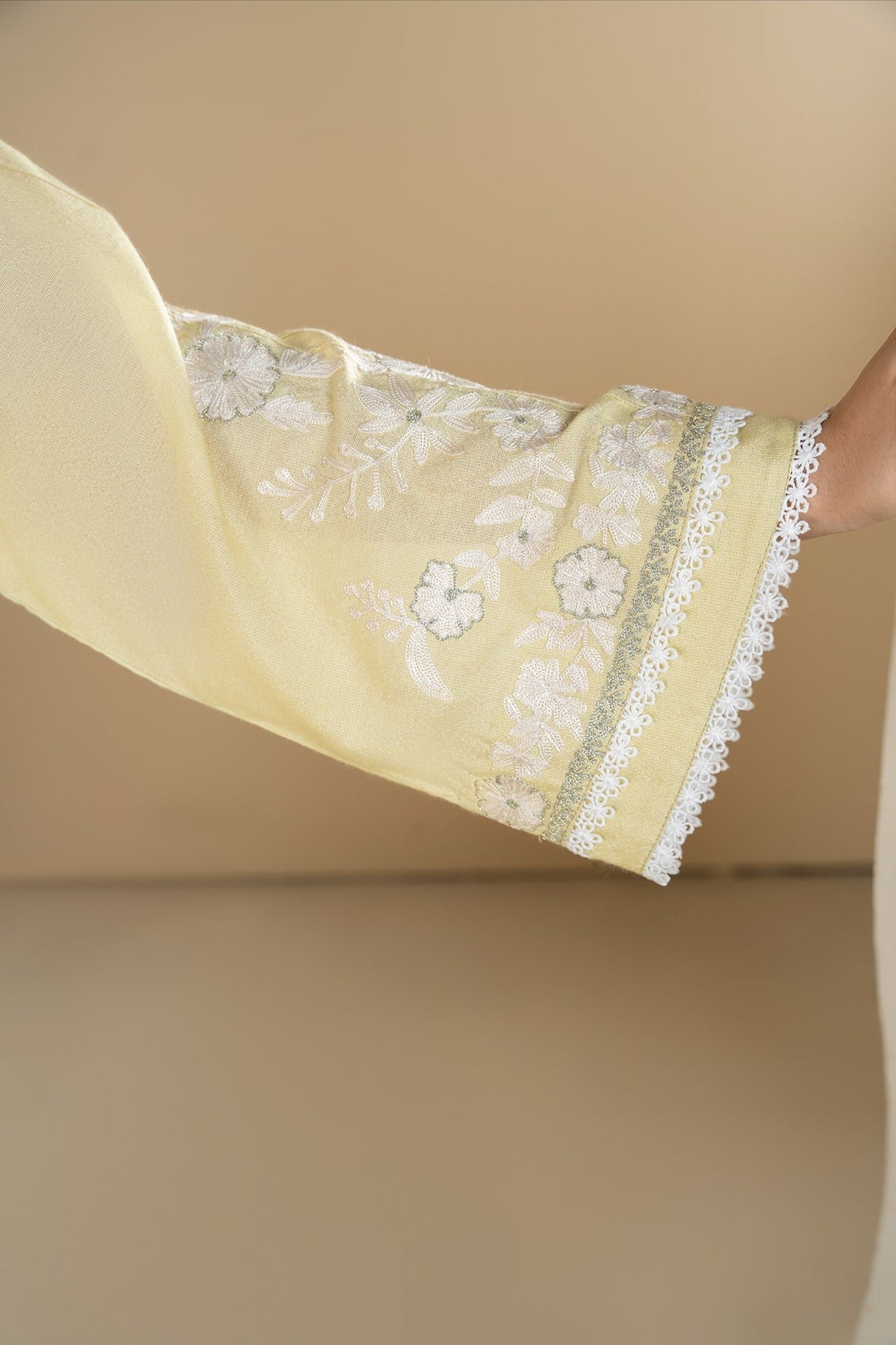 Muntaha | Rumaisa Luxury Pret | Zureen - SFLP01 by Muntaha by Shanzay Fahad, image 5