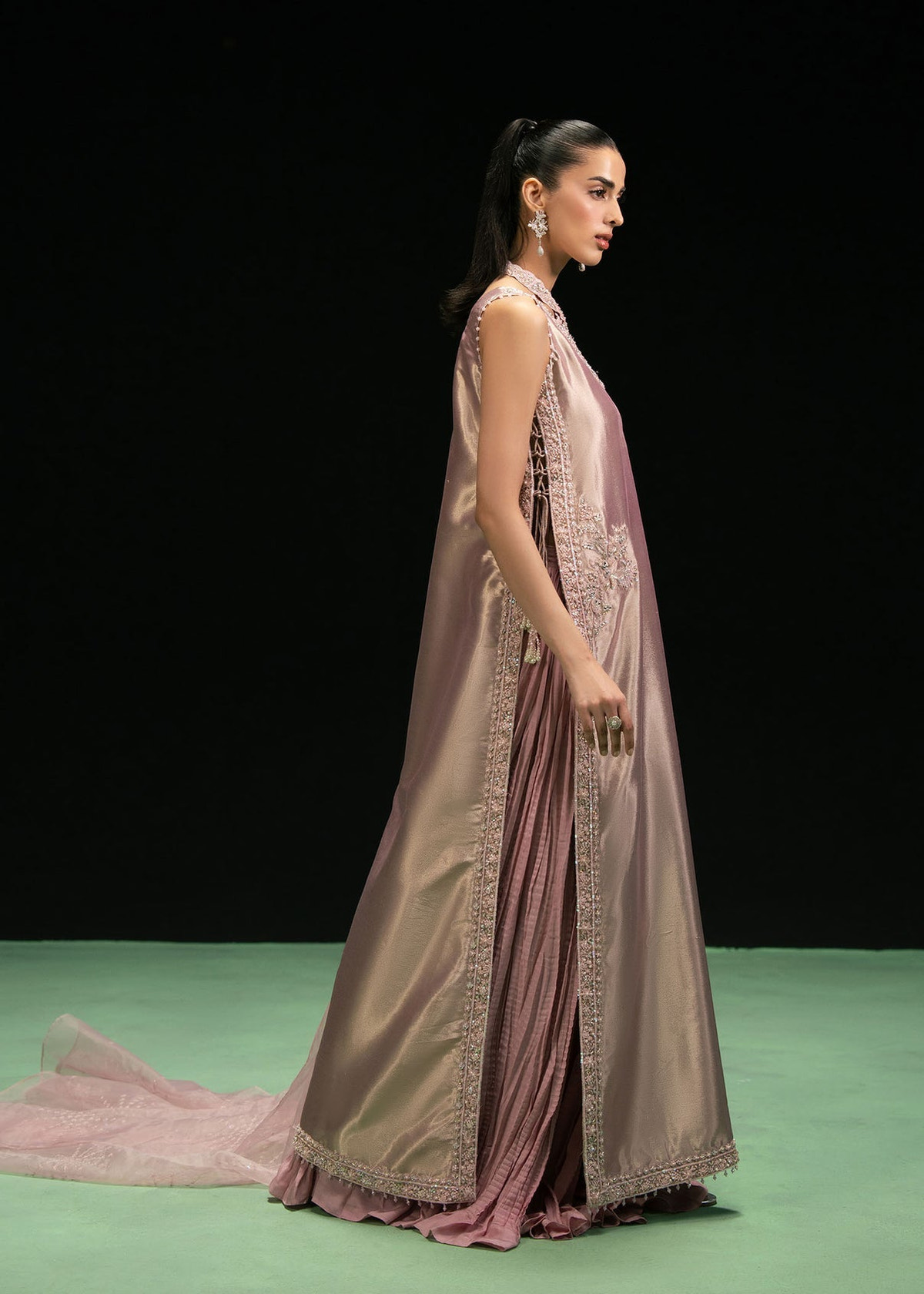 Dastoor | Leia Luxury Pret 26 | Verya, image 2