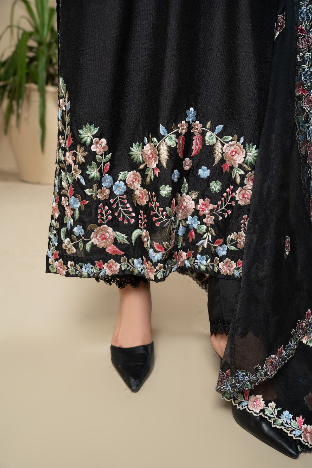 Muntaha | Rumaisa Luxury Pret | Zayla - SFLP02 by Muntaha by Shanzay Fahad, image 4