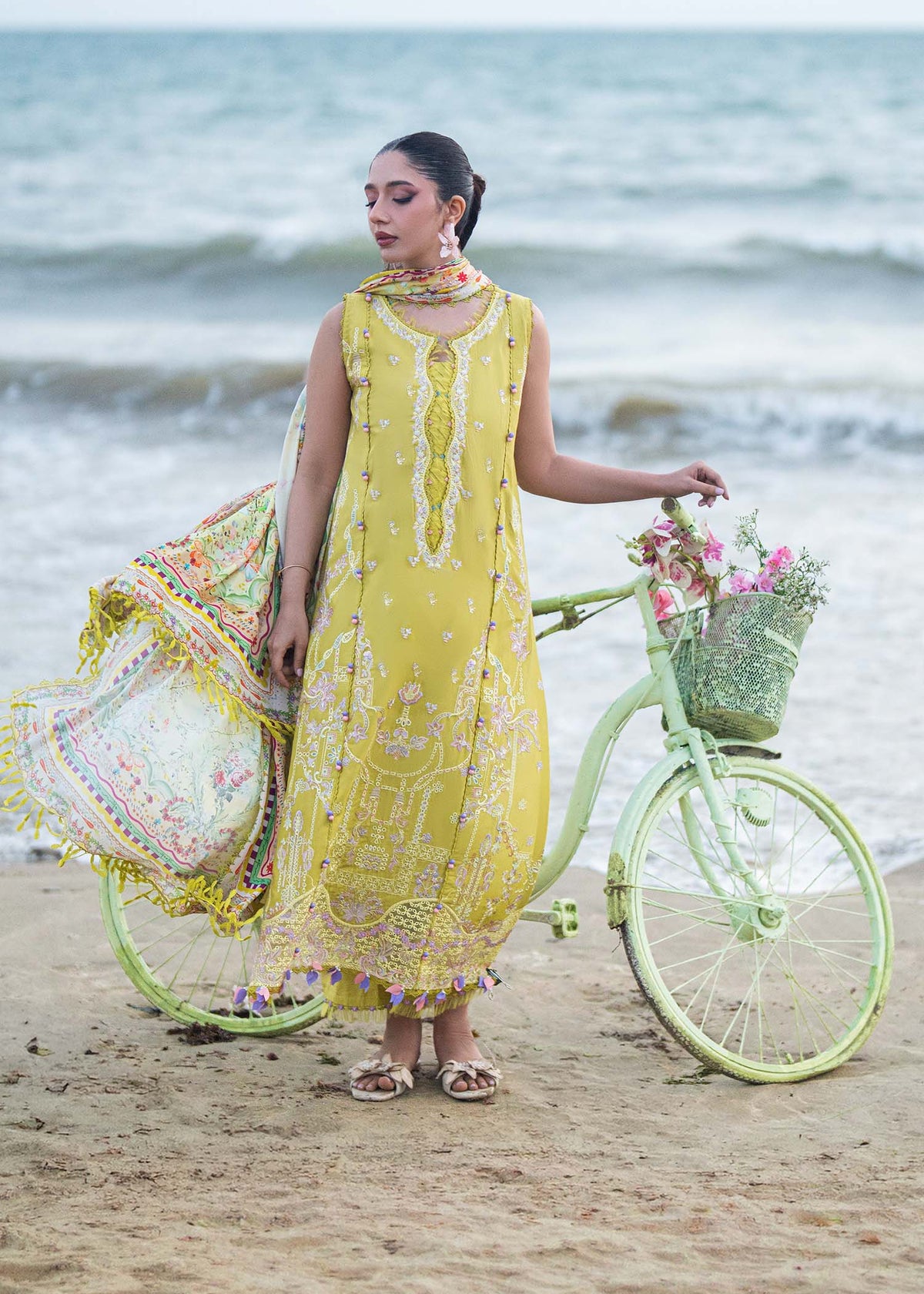 Kanwal Malik | Mira Summer Lawn 26 | Ilyra-5