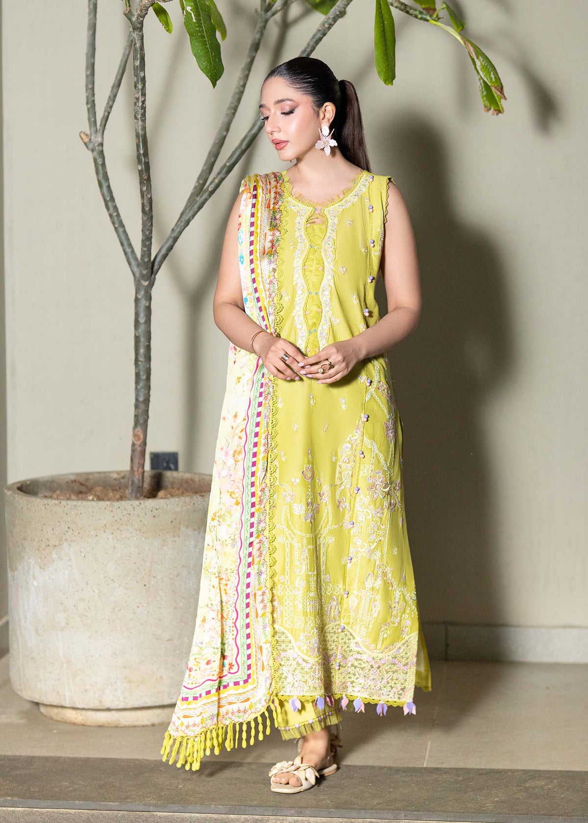 Kanwal Malik | Mira Summer Lawn 26 | Ilyra-4