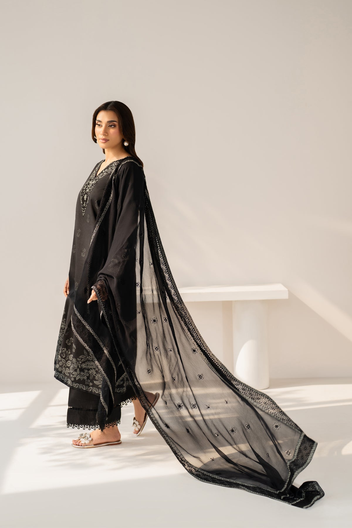 Xenia Formals | Namah Lawn 26 | AERA, image 2