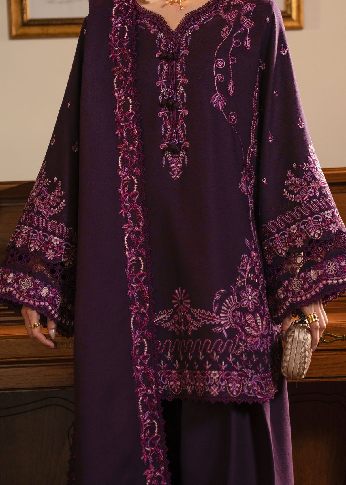 Kanwal Malik | Gulana Winter 25 | Roshanda-5
