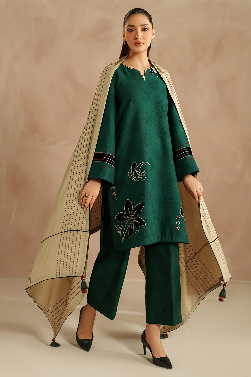 Jazmin | Winter 25 | UW-0168, image 4