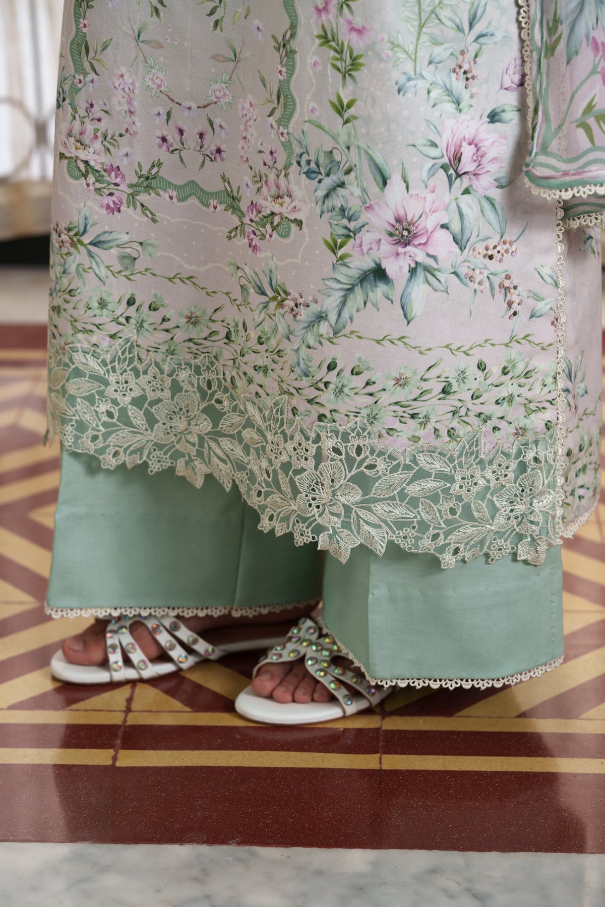 Neeshay | Summer Lines | AVELINE, image 5