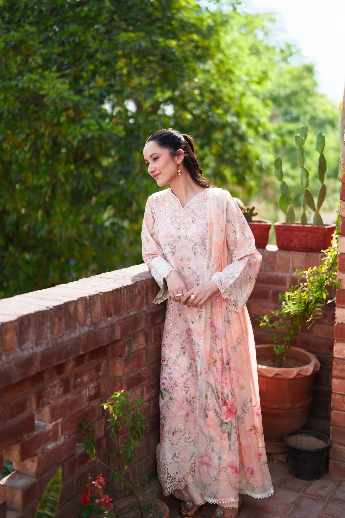 Neeshay | Summer Lines | PEACHLINE, image 2