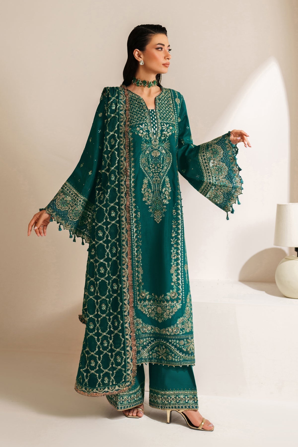 Xenia Formals | Neorah Luxury Formals | SERIYA, image 3