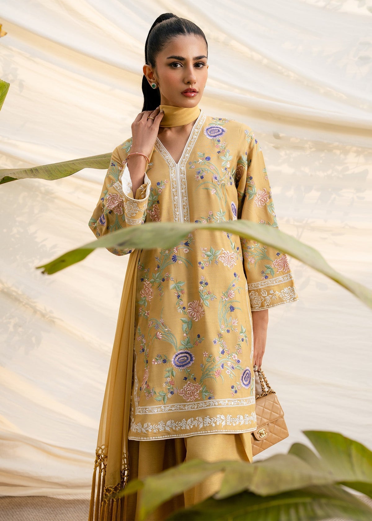 Mahgul | Ambi Bagh Silk Edit | Zarnish, image 4