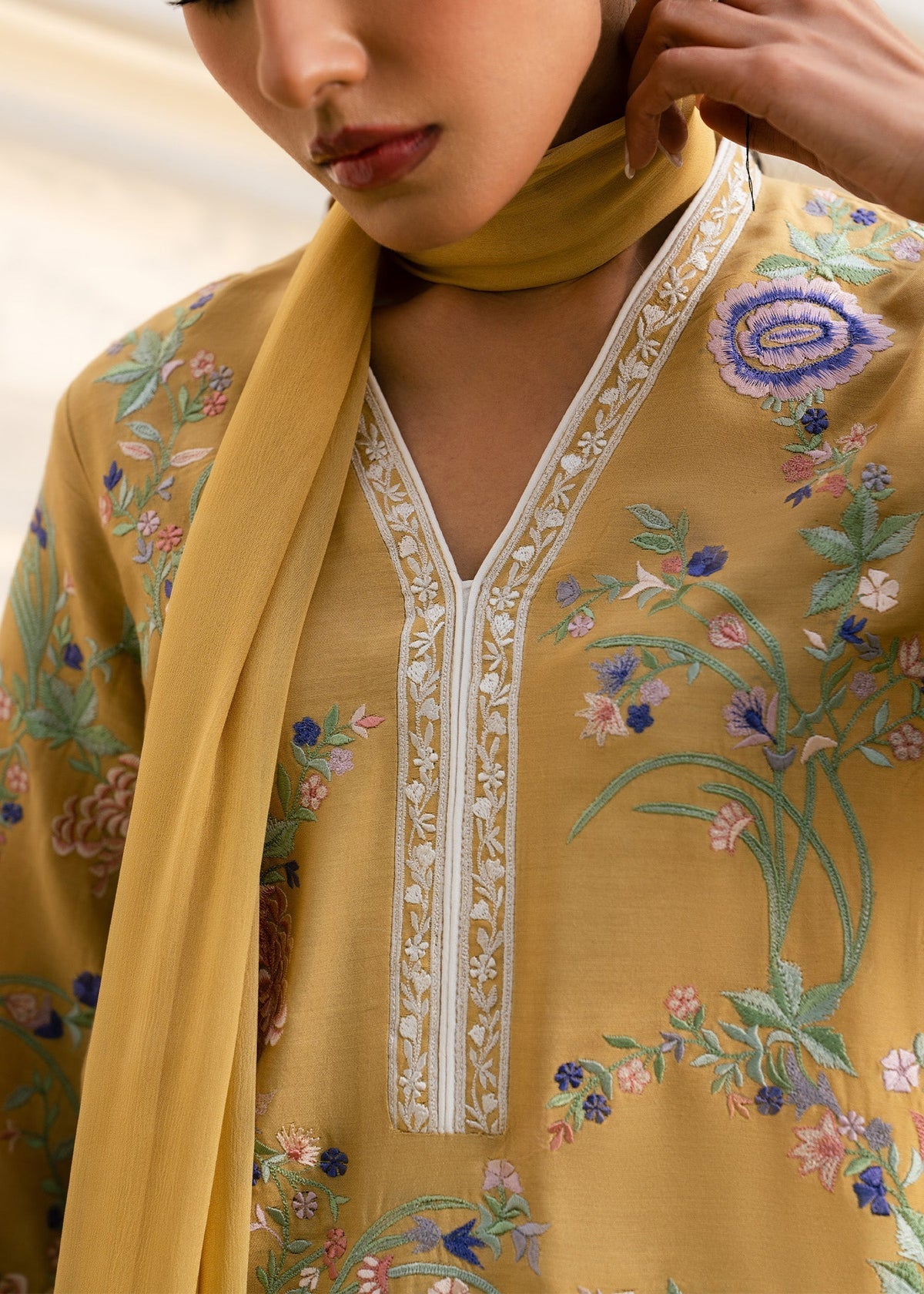 Mahgul | Ambi Bagh Silk Edit | Zarnish, image 6