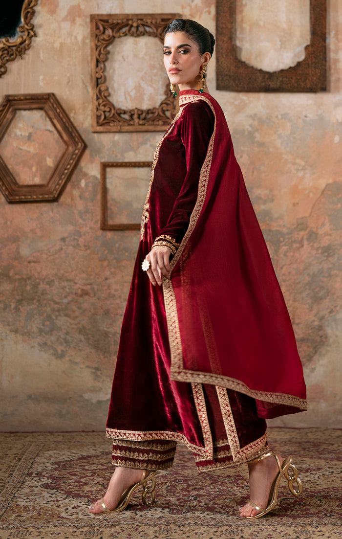 Maya | Viola Luxe Velvet 25 | NYRA, image 5