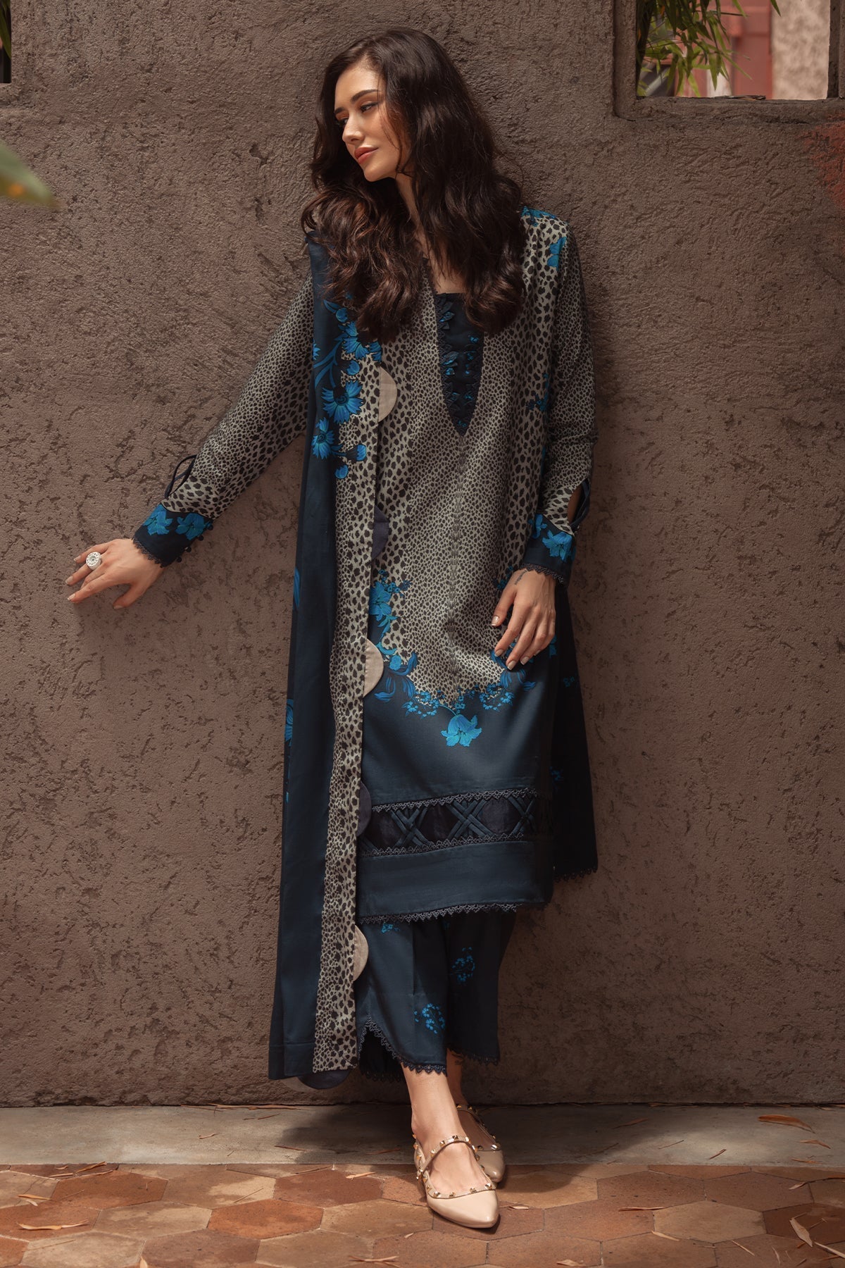 Charizma | C Prints Winter 25 |  3-PC Unstitched Printed Linen Collection CPW5-02, image 4