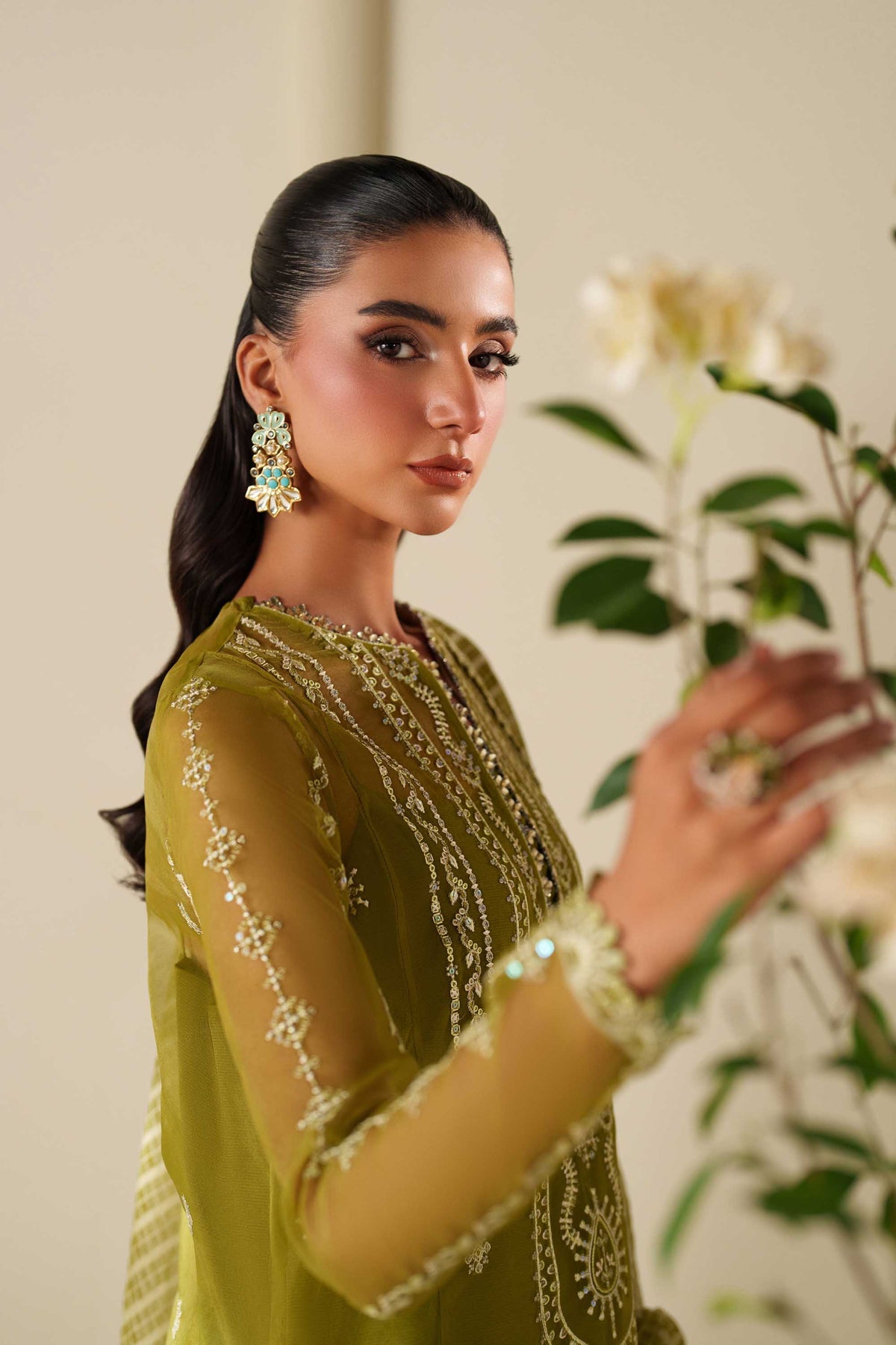 Akbar Aslam | Formal Pret | Lumi, image 4
