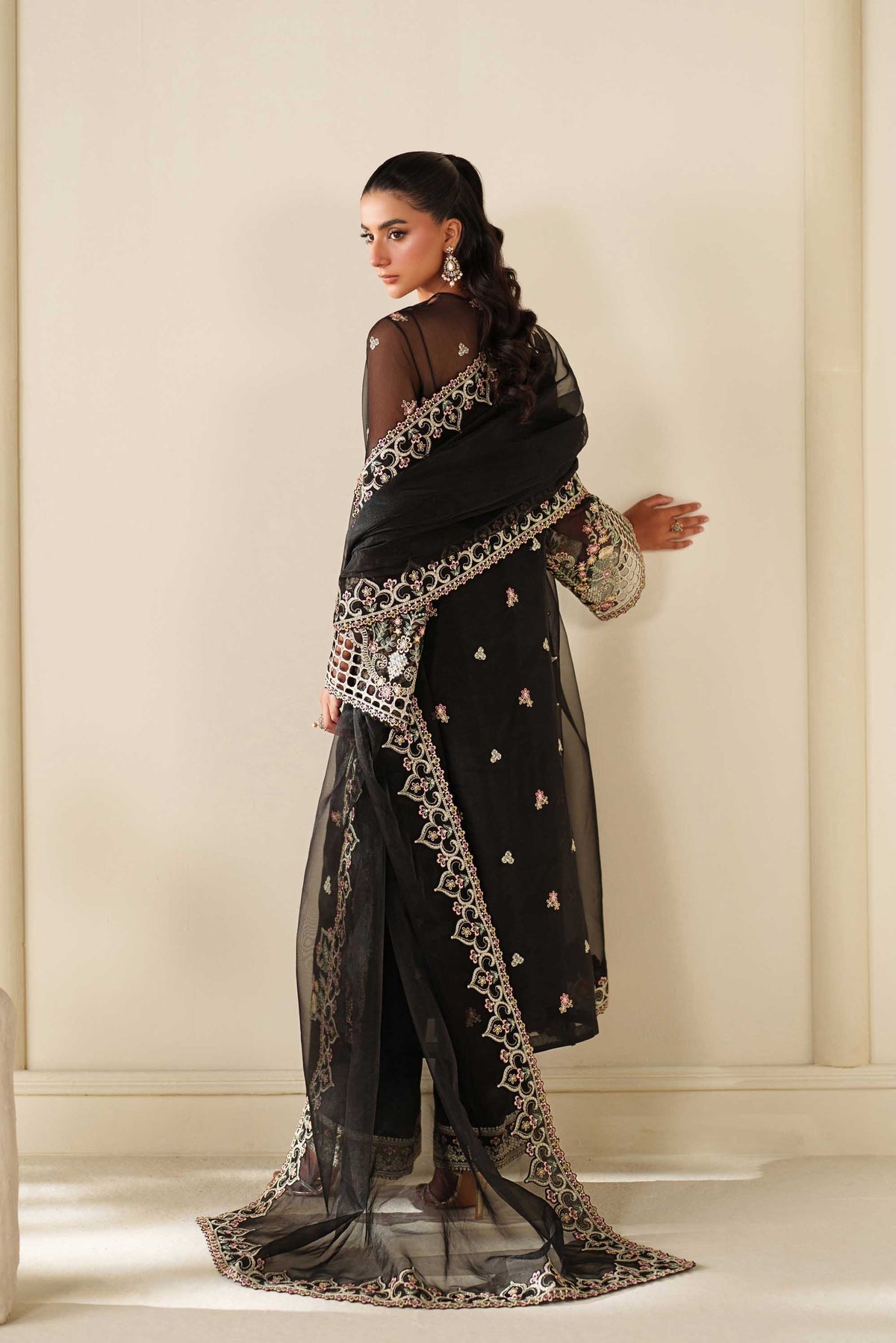 Akbar Aslam | Formal Pret | Noir, image 2