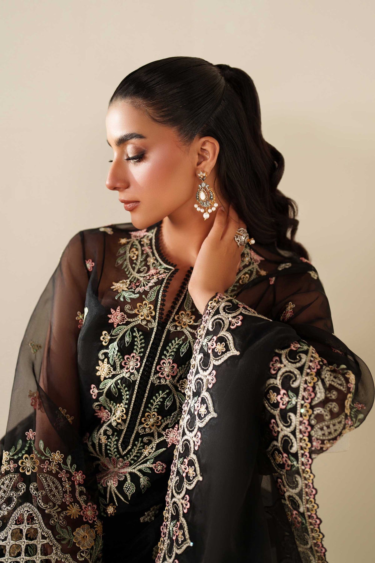 Akbar Aslam | Formal Pret | Noir, image 3