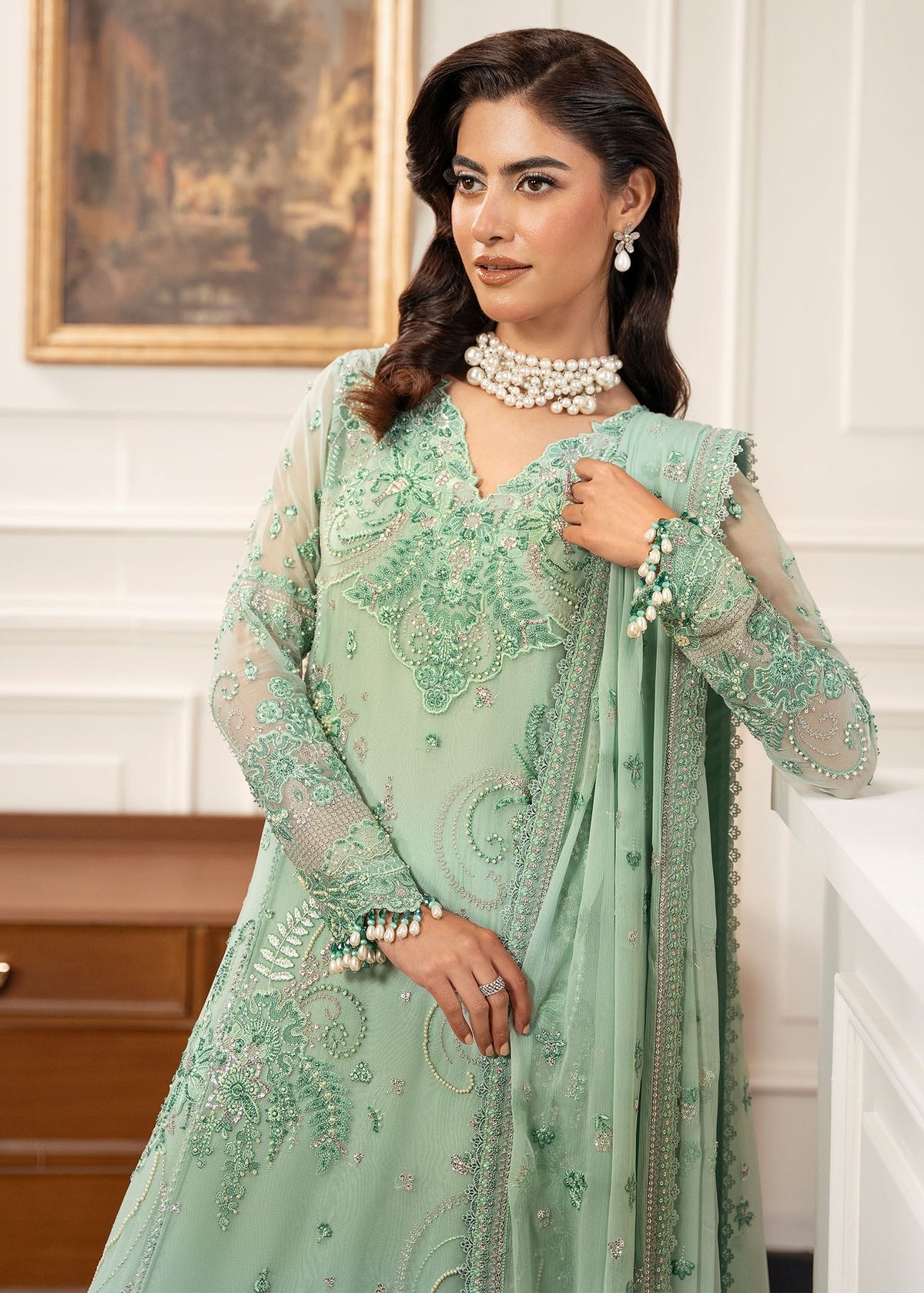 Zarizaa | Check in 5 Series | REGALIA, image 3